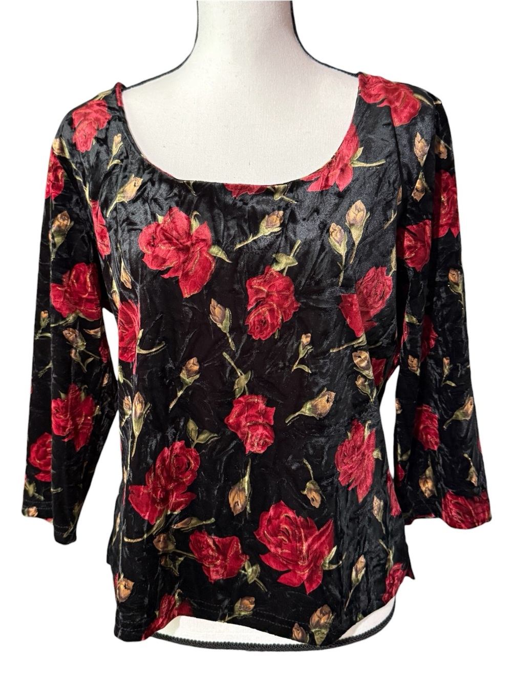 Jonden Women's Black Floral Velvet Scoop Neck Top - Red Rose Print, size XL